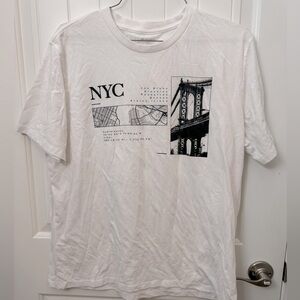 Men’s old navy XL short sleeve shirt. NYC men’s shirt